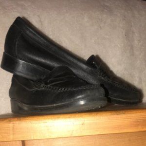 Leejun black size 6 womens loafers